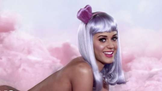 Katy Perry - California Gurls (Official) ft. Snoop Dogg